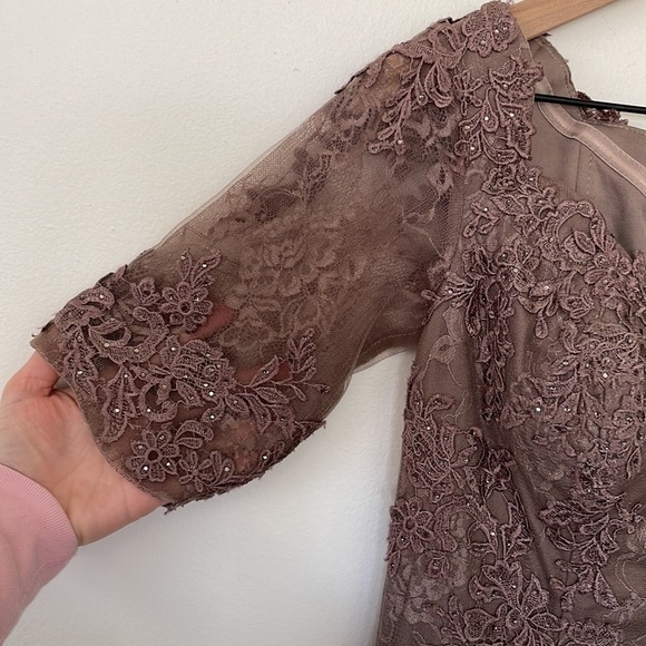 La Femme | Mauve Lace Applique Tulle Sweetheart Neckline Trumpet Gown Size 4 - Picture 7 of 13